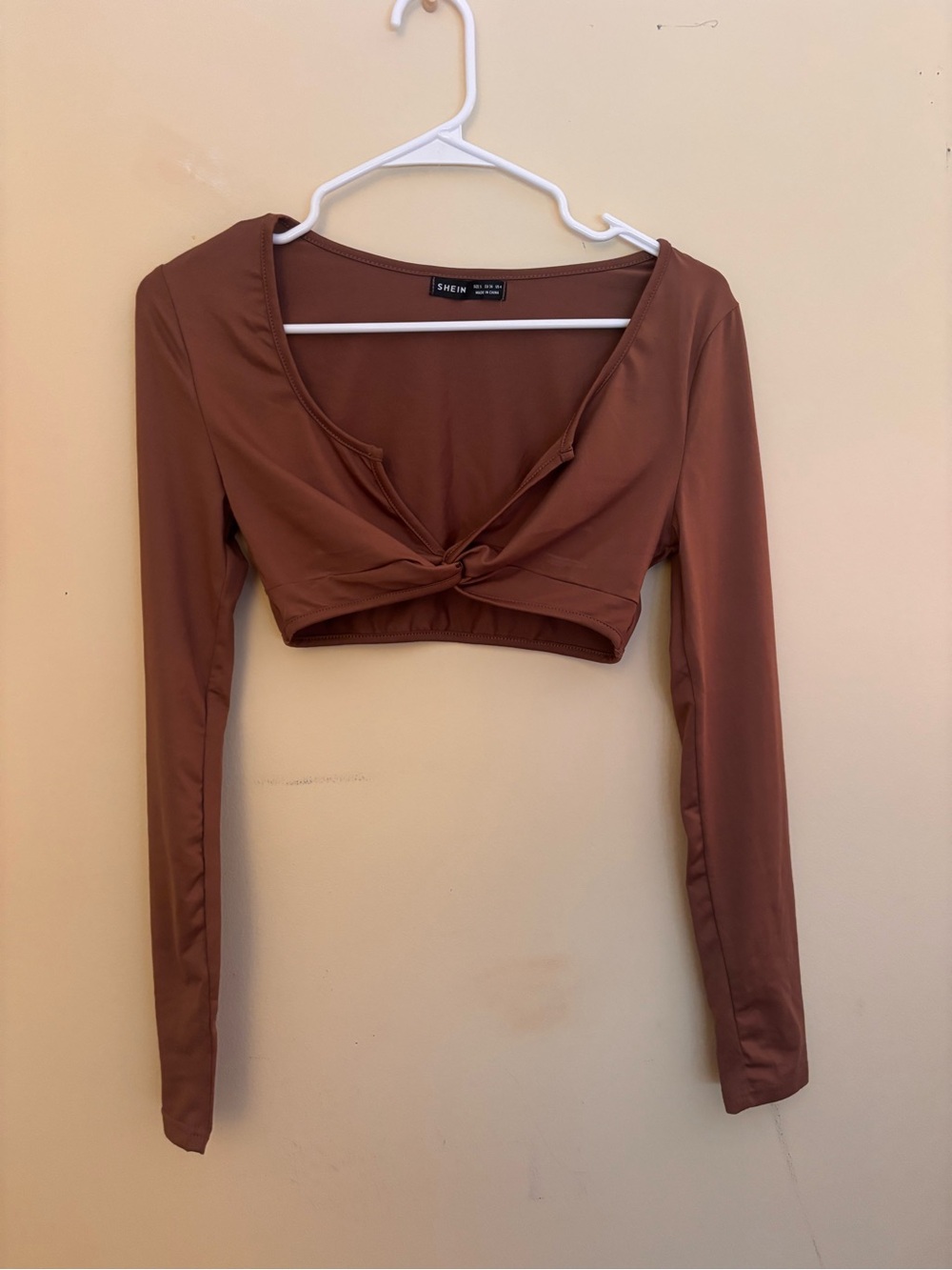 Knot-Front Long Sleeve Crop Top - Brown